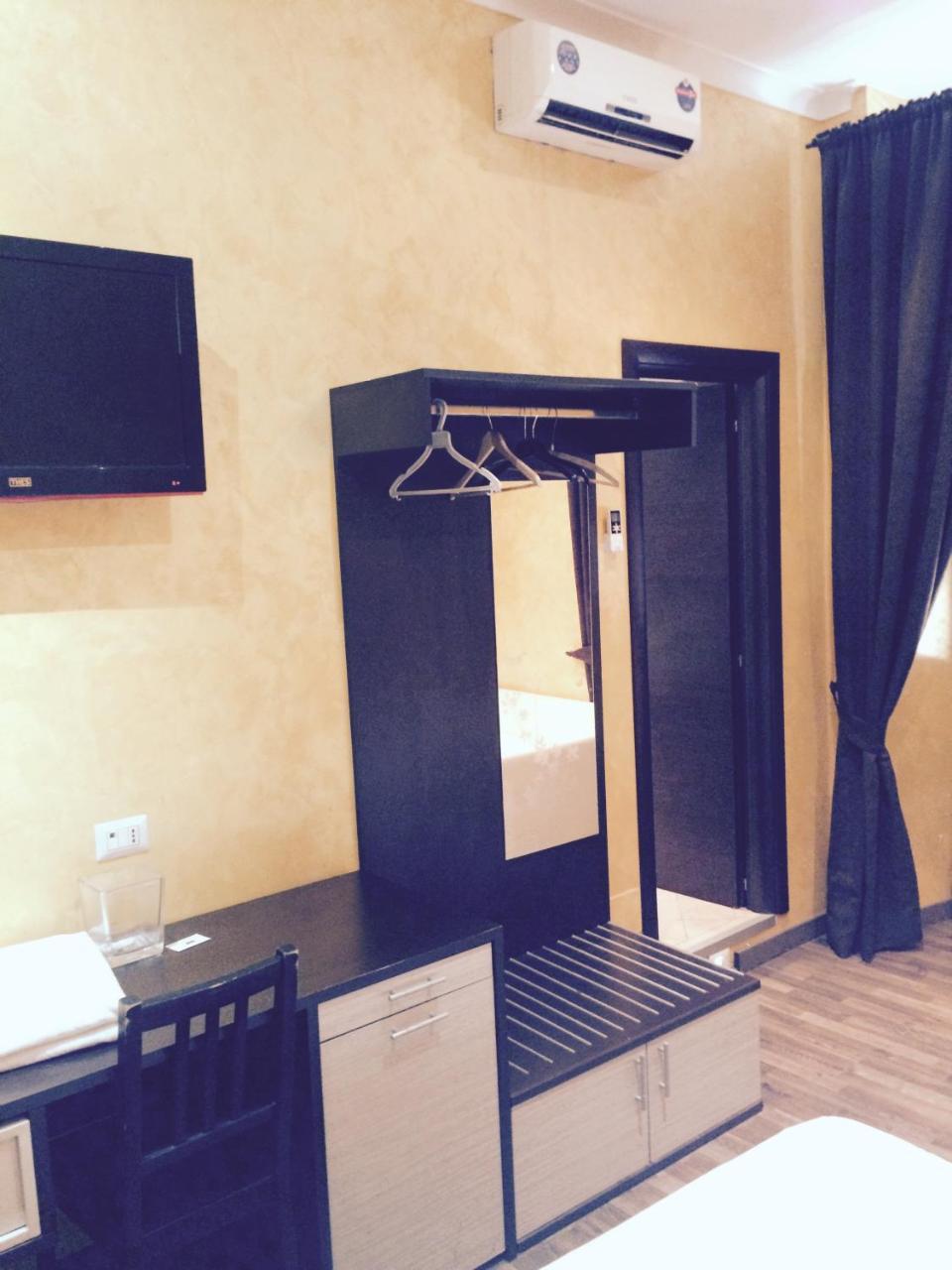 Caput Mundi Hotel Rome Exterior photo